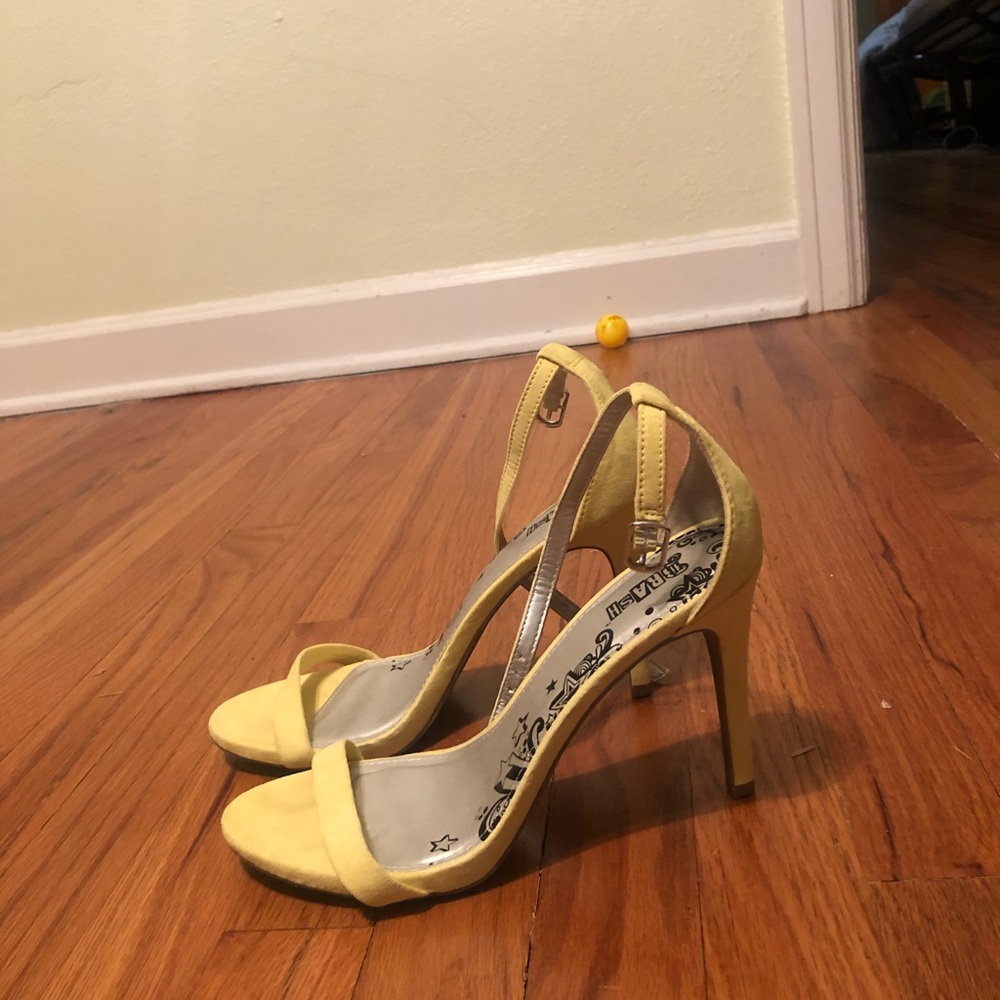Yellow strappy heels